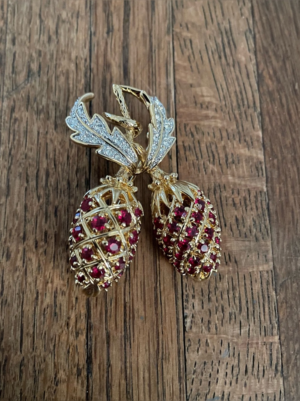 Jacqueline Kennedy Collection JBK Camrose & Kross Berry Crystal Brooch Pin